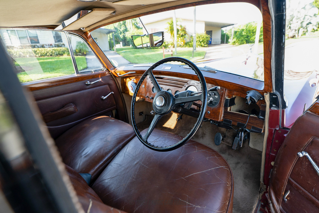 1954 Rolls Royce Silver Dawn - Interior Photo