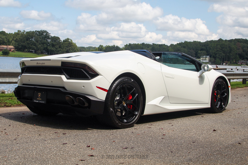 2017 Lamborghini Huracan - Engine Photo