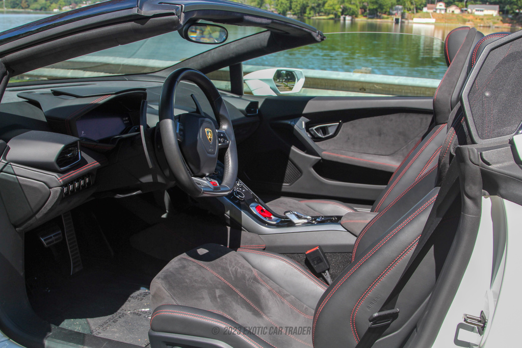 2017 Lamborghini Huracan - Interior Photo