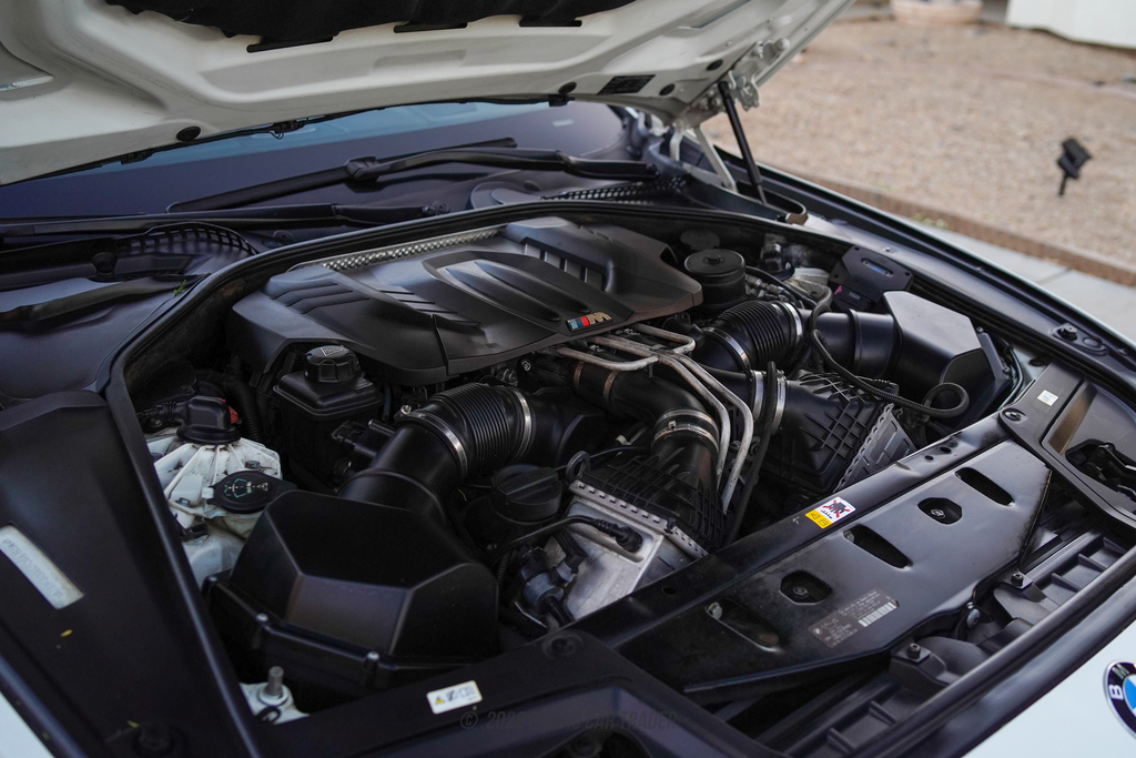 2013 BMW M5 - Engine Photo
