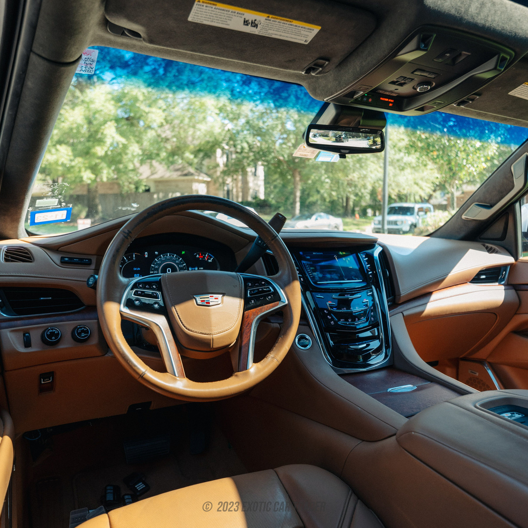 2017 Cadillac Escalade - Engine Photo