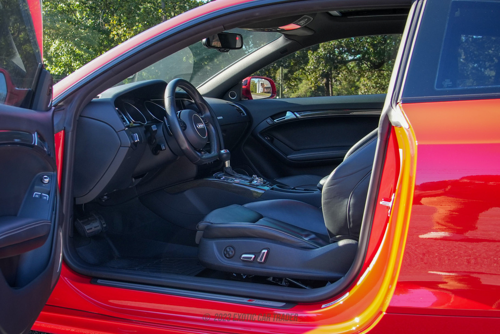 2015 Audi RS5 - Interior Photo