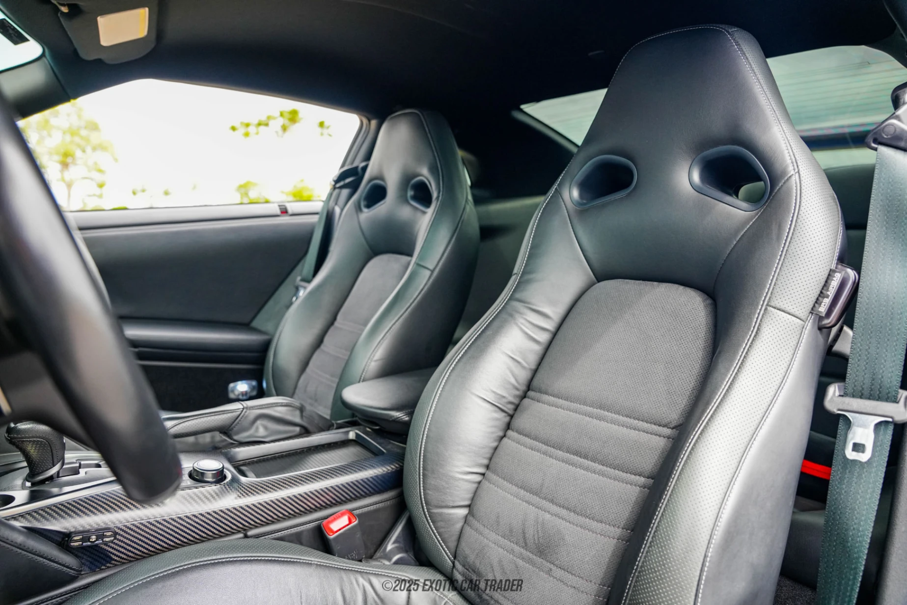 2017 Nissan GT-R - Interior Photo