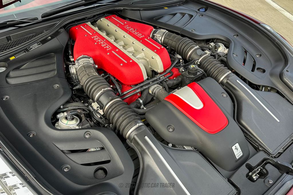 2014 Ferrari FF - Engine Photo