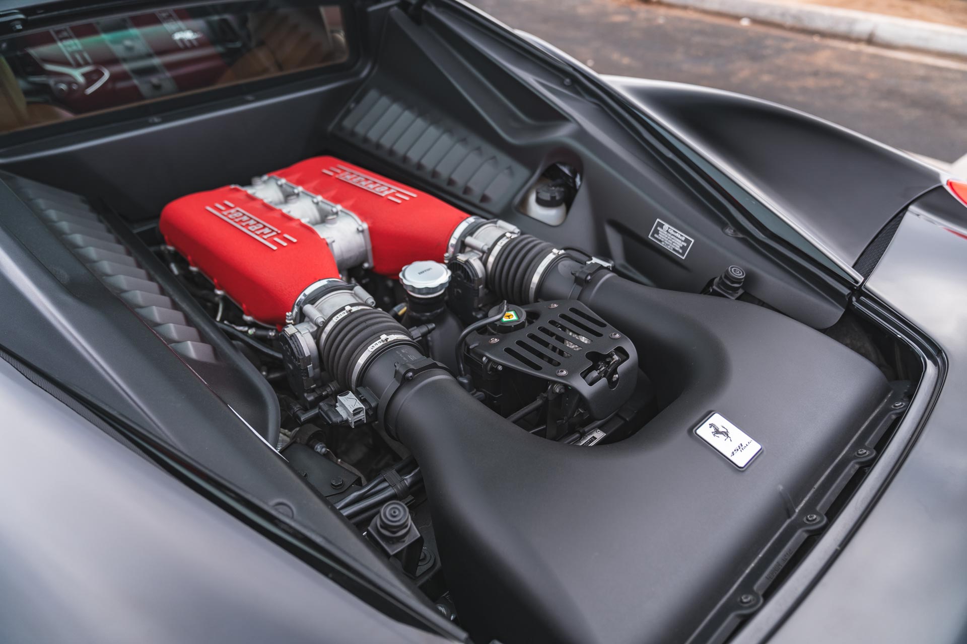 2012 Ferrari 458 Italia - Engine Photo