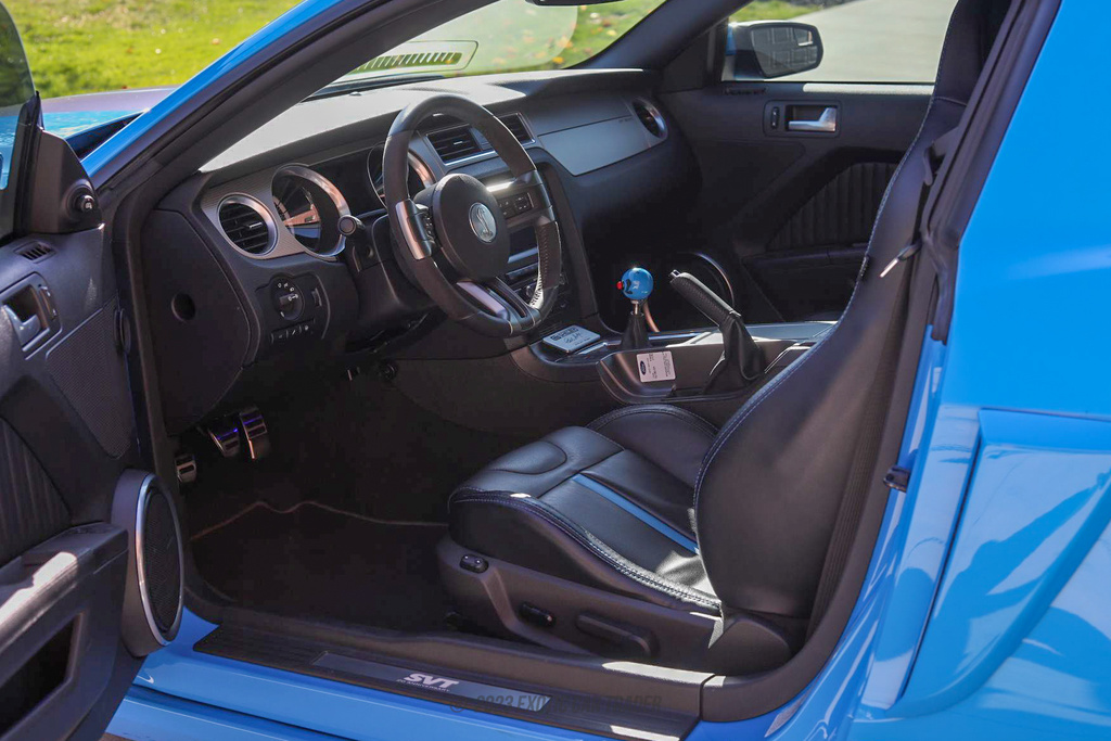 2013 Ford Mustang - Interior Photo