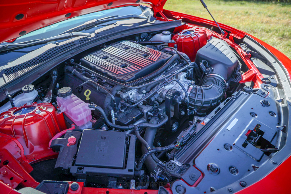 2023 Chevrolet Camaro - Engine Photo