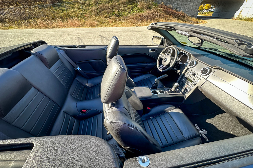 2008 Ford Mustang - Interior Photo
