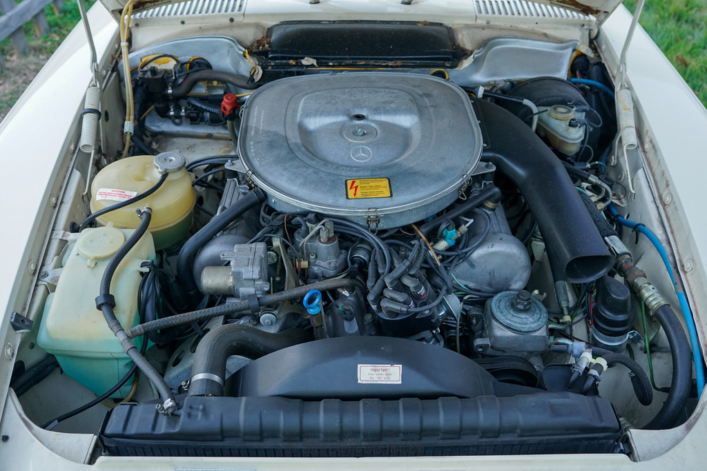 1983 Mercedes-Benz 380SL - Engine Photo