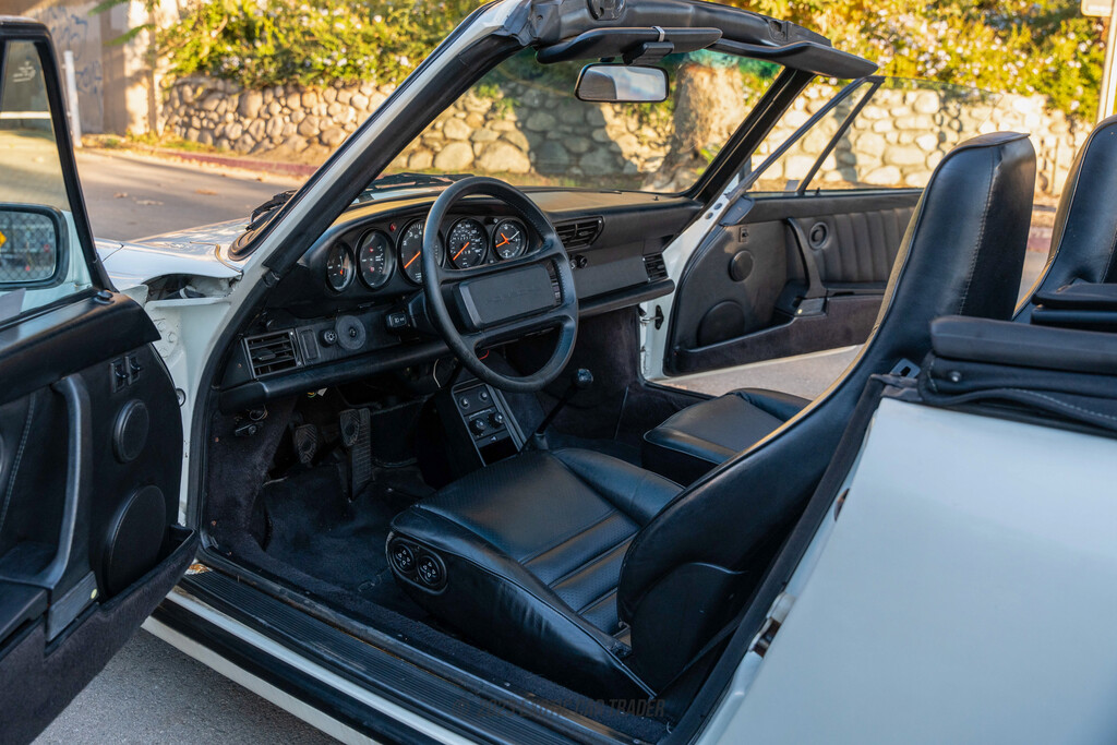1988 Porsche 911 Carrera - Interior Photo