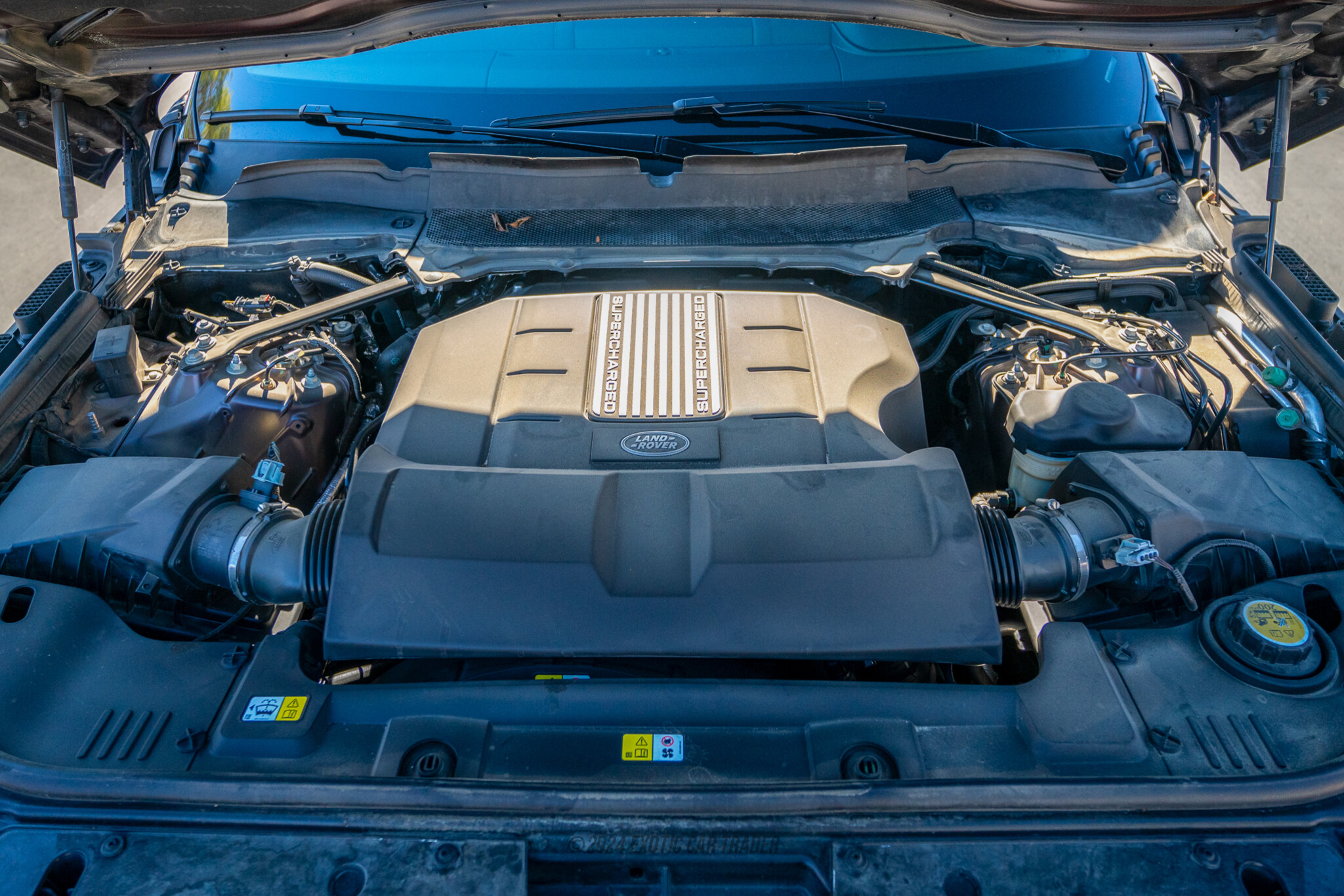 2020 Land Rover Range Rover - Engine Photo