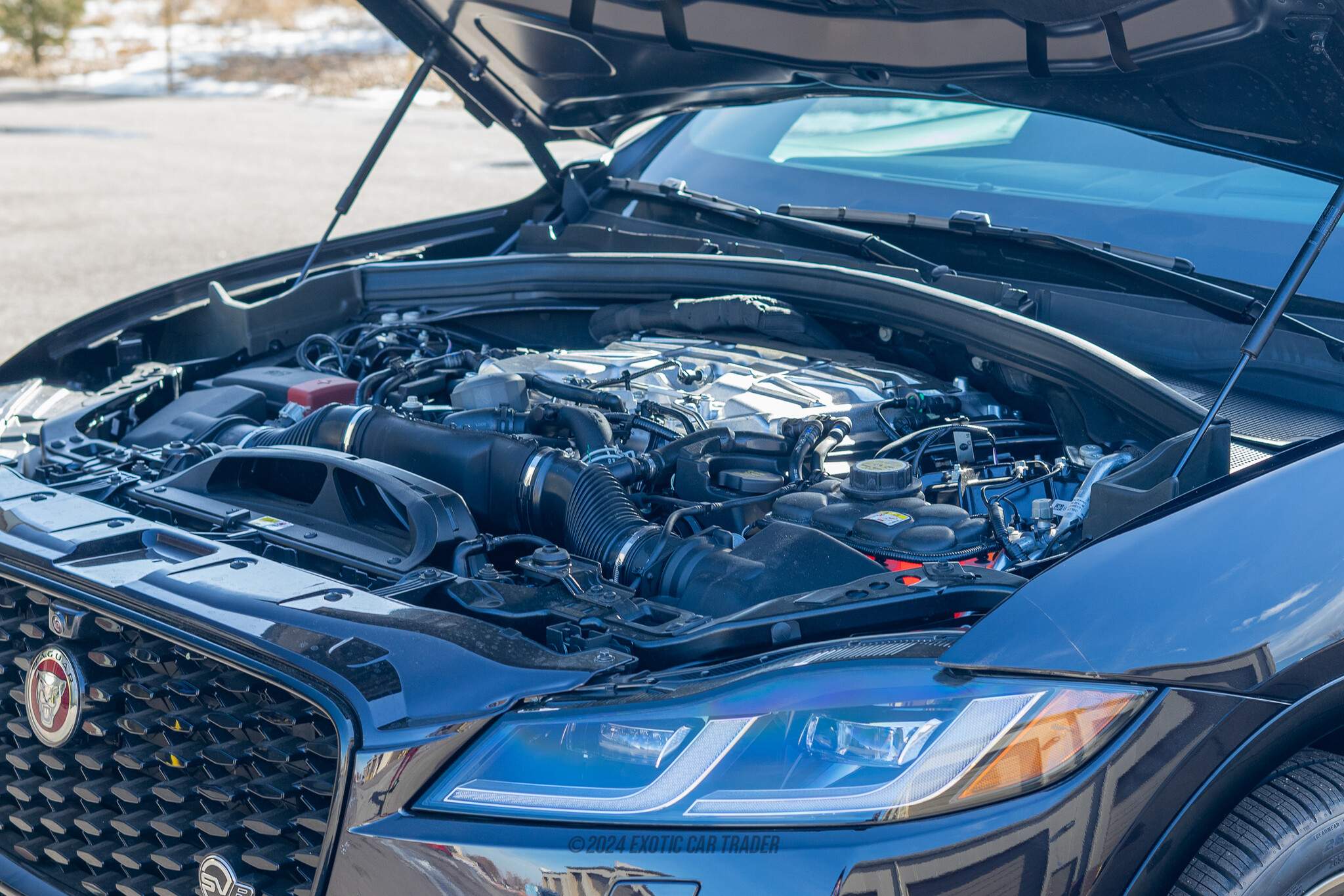 2023 Jaguar F-Pace - Engine Photo