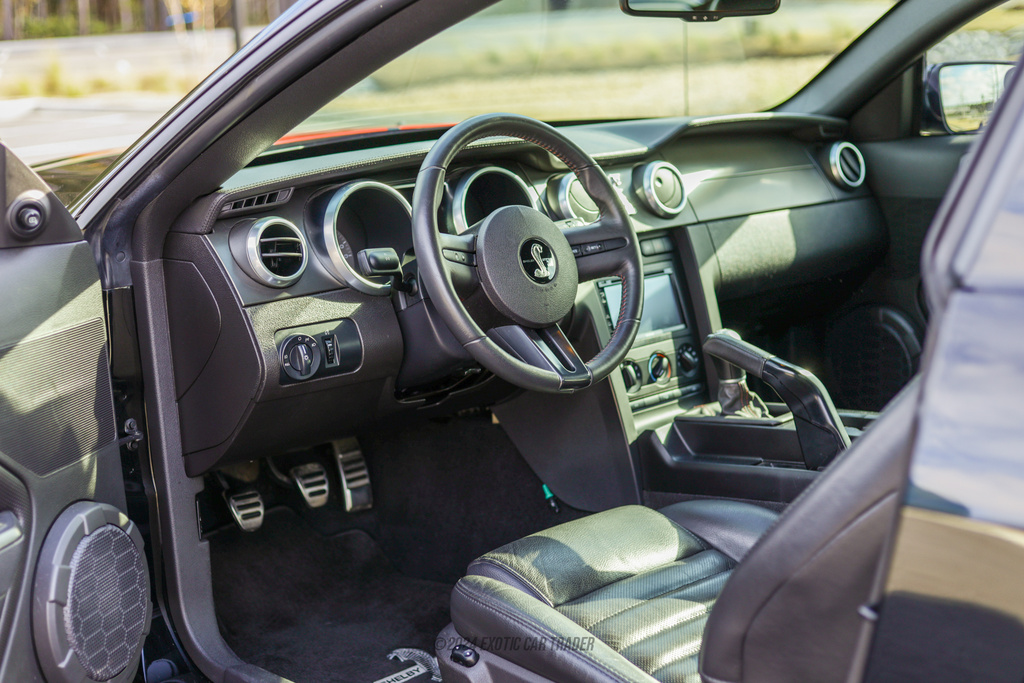 2009 Ford Mustang - Interior Photo