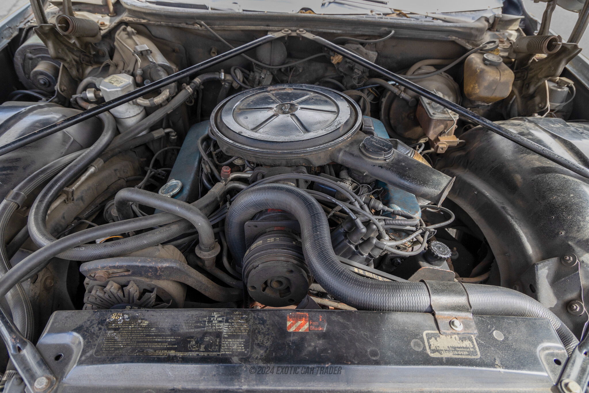 1973 Cadillac Fleetwood - Engine Photo