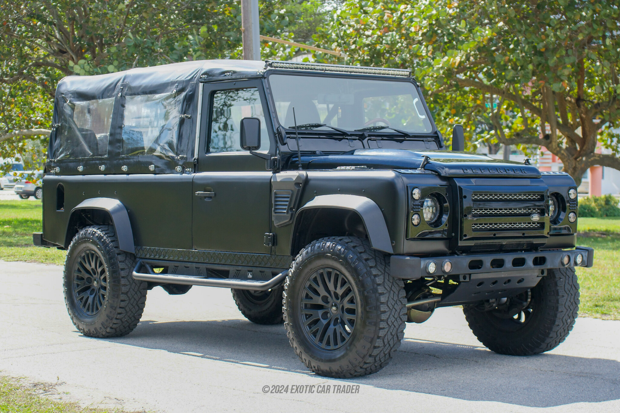 1986 Land Rover Defender - Overview Photo