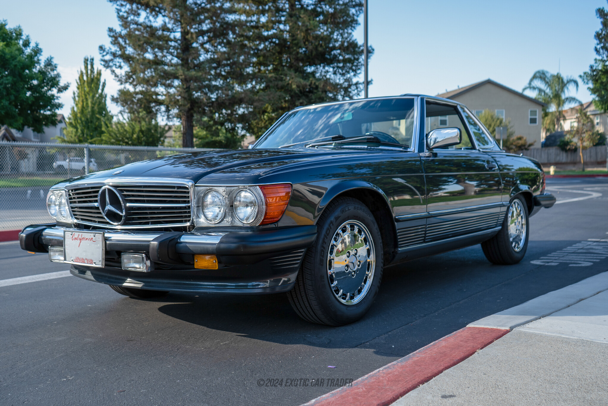 1989 Mercedes-Benz 560SL - Overview Photo
