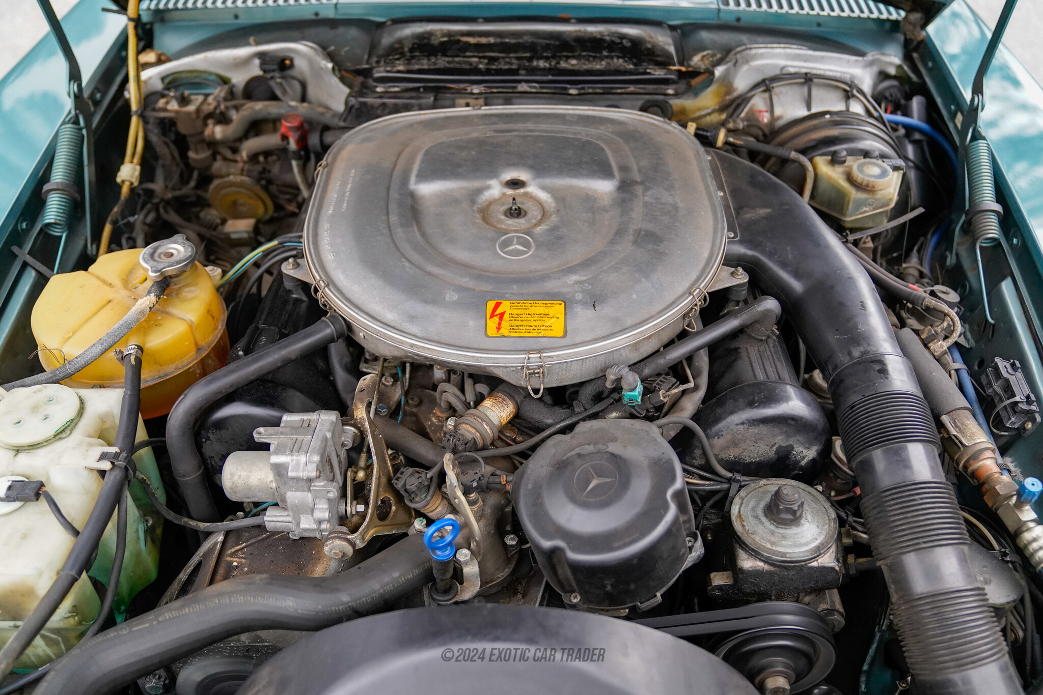 1988 Mercedes-benz 560SL - Engine Photo