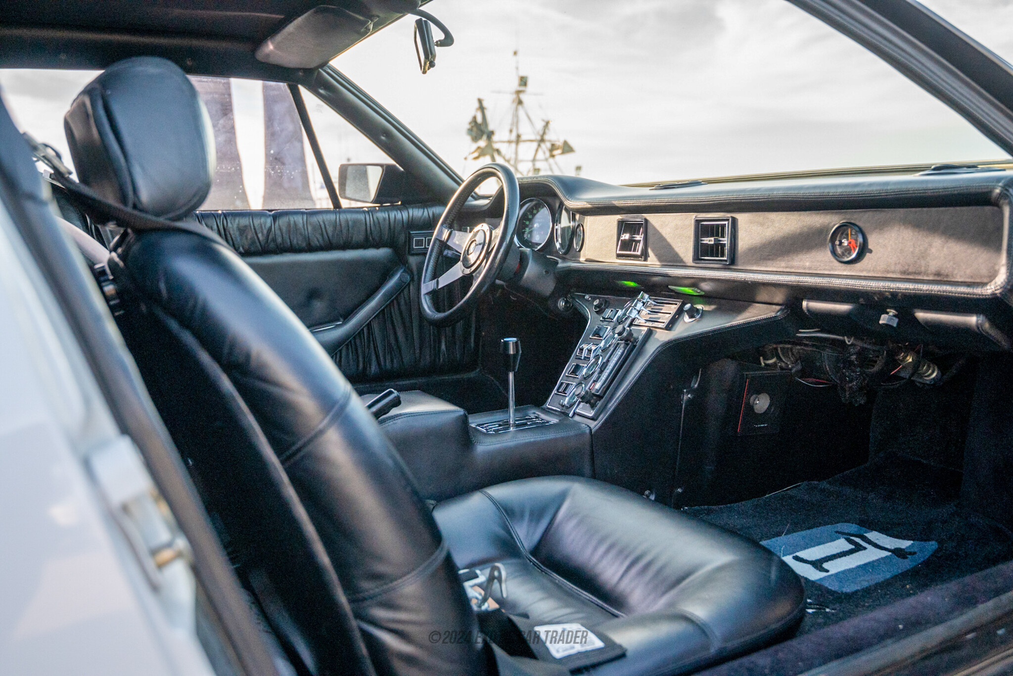 1973 DeTomaso Super Pantera - Interior Photo