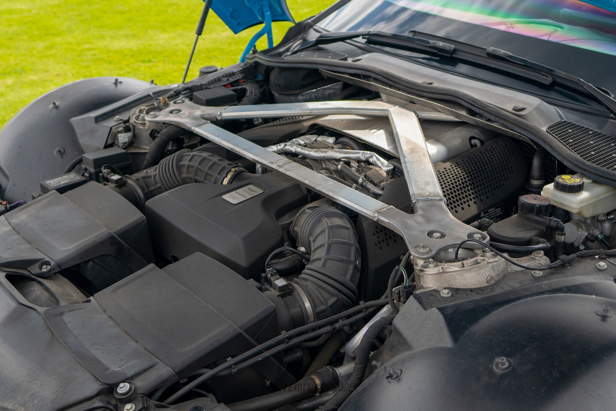 2021 Aston Martin Vantage - Engine Photo