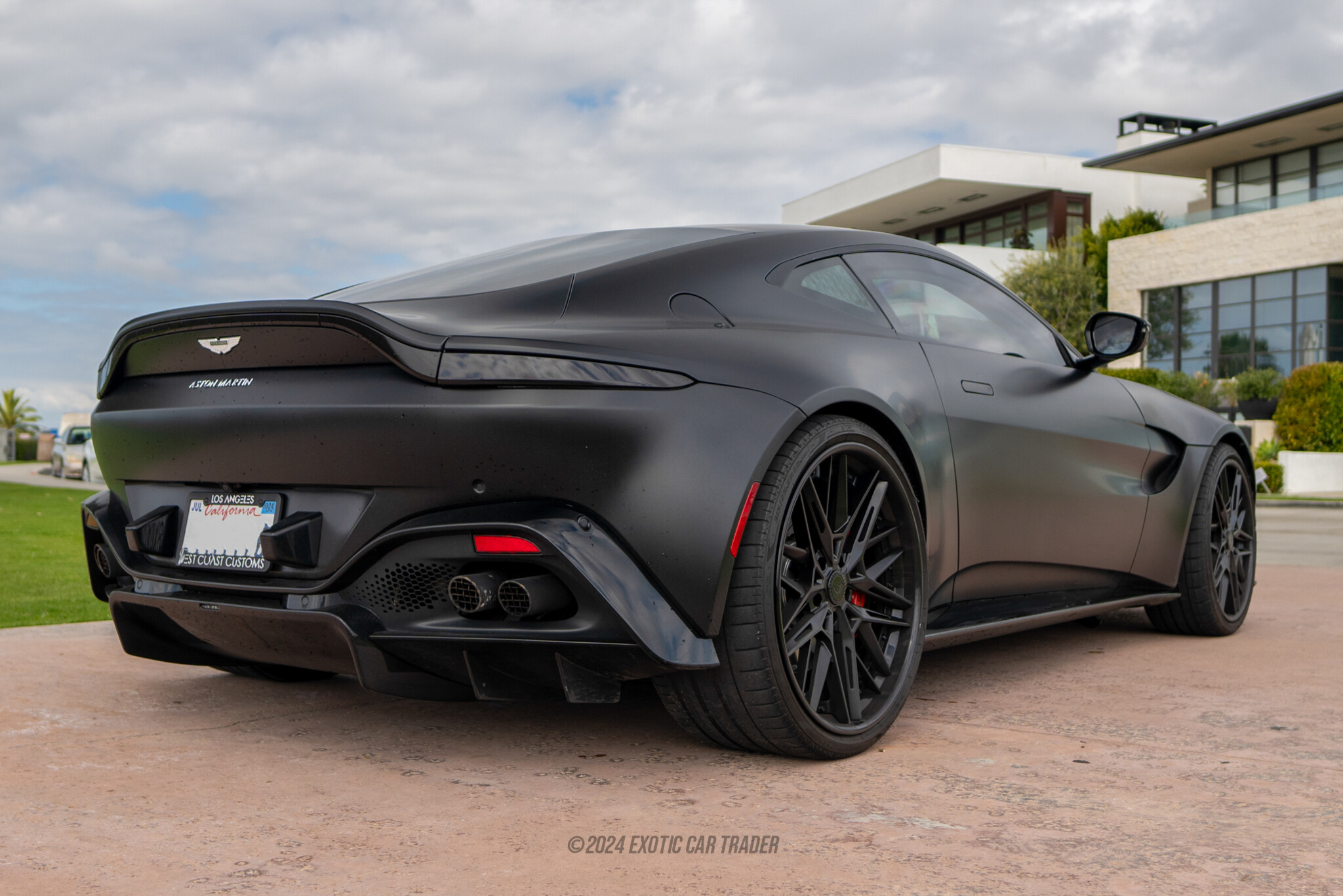 2021 Aston Martin Vantage - Interior Photo