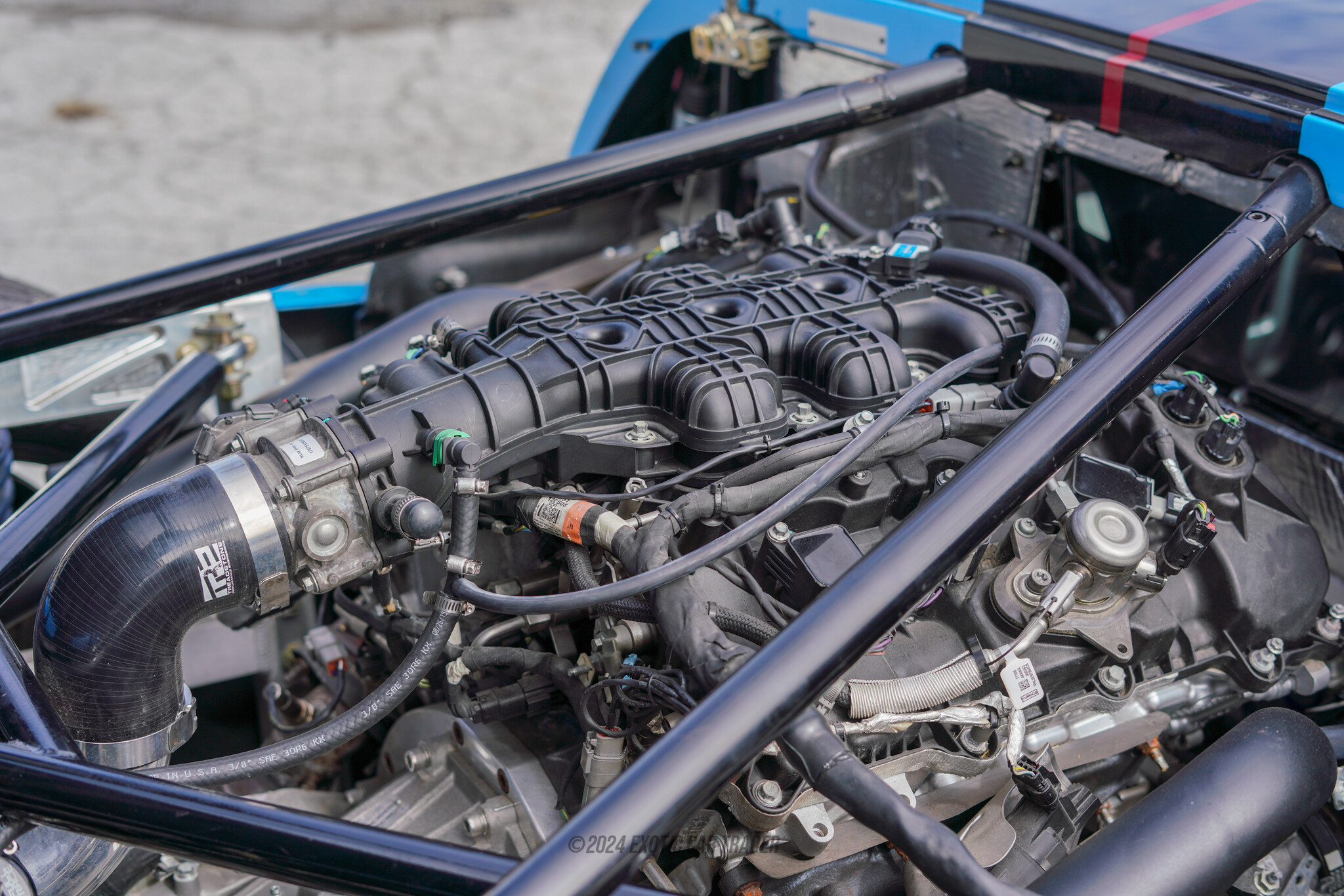 2017 RCR GT-R - Engine Photo