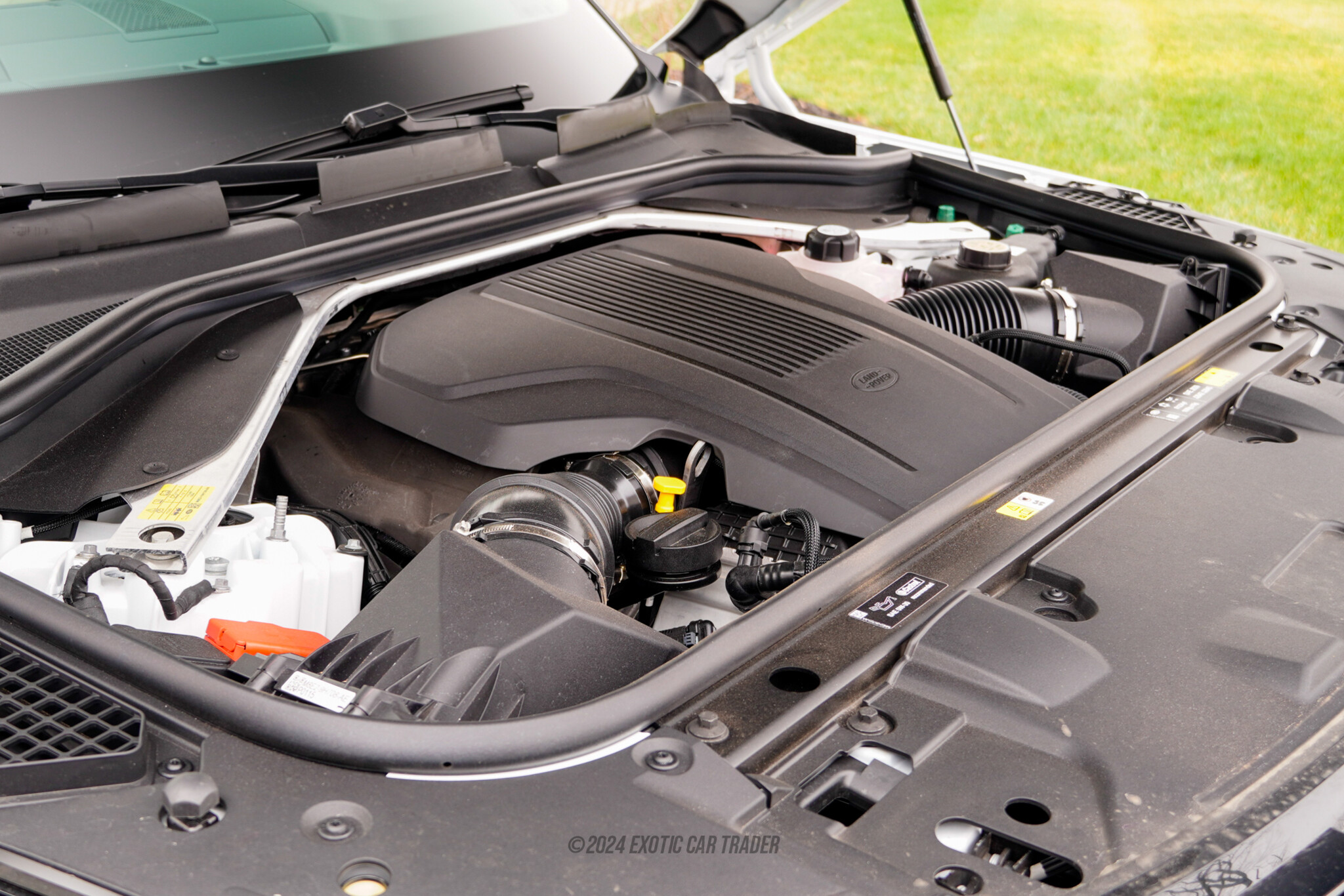2024 Land Rover Range Rover - Engine Photo