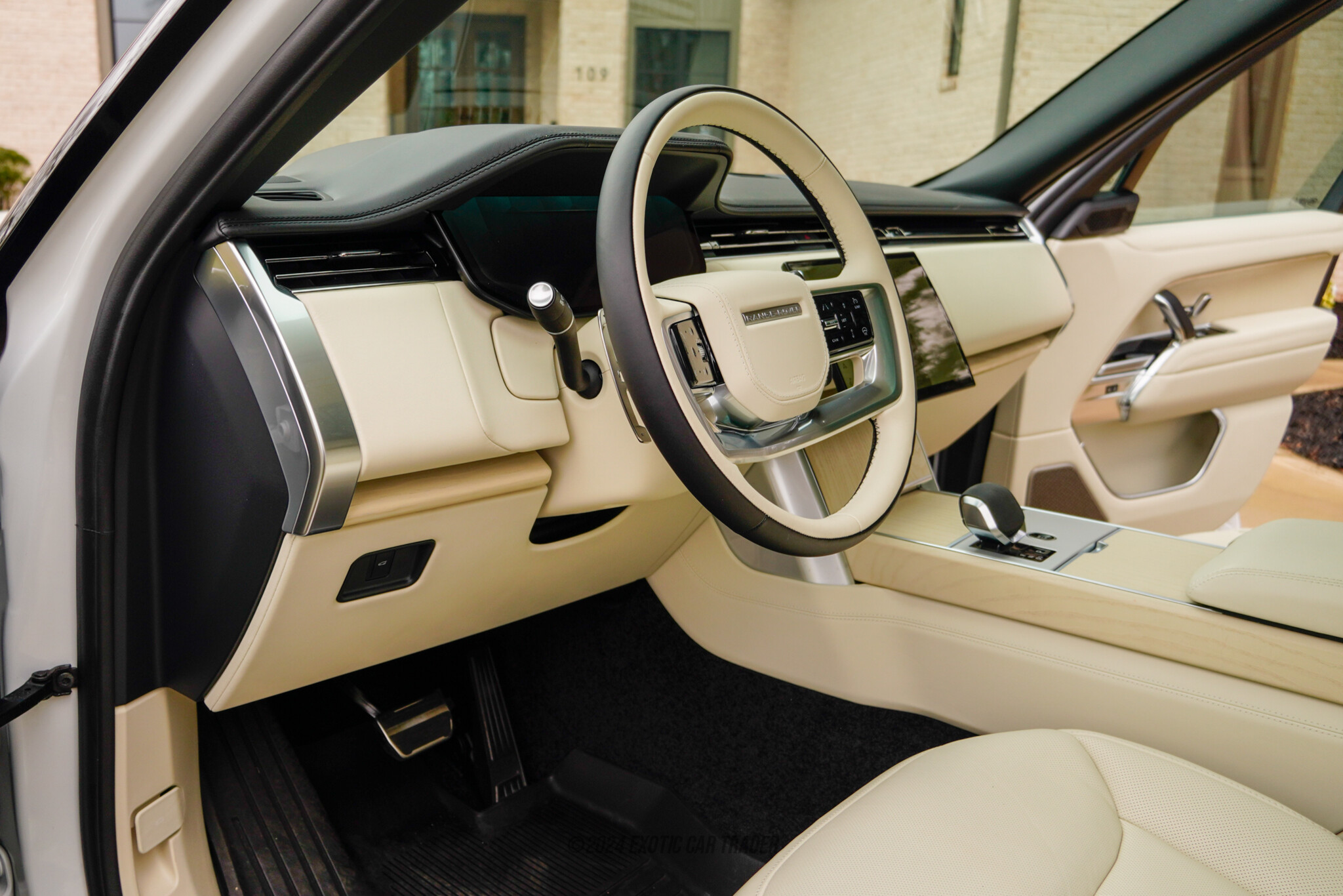 2024 Land Rover Range Rover - Interior Photo