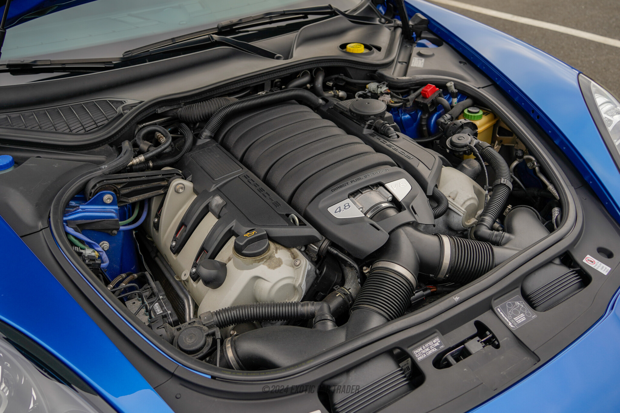 2015 Porsche Panamera - Engine Photo