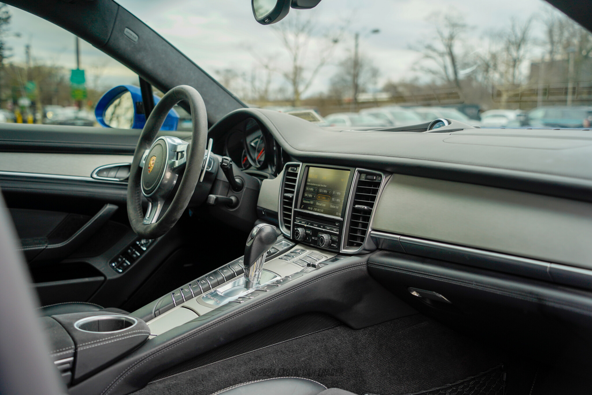 2015 Porsche Panamera - Interior Photo