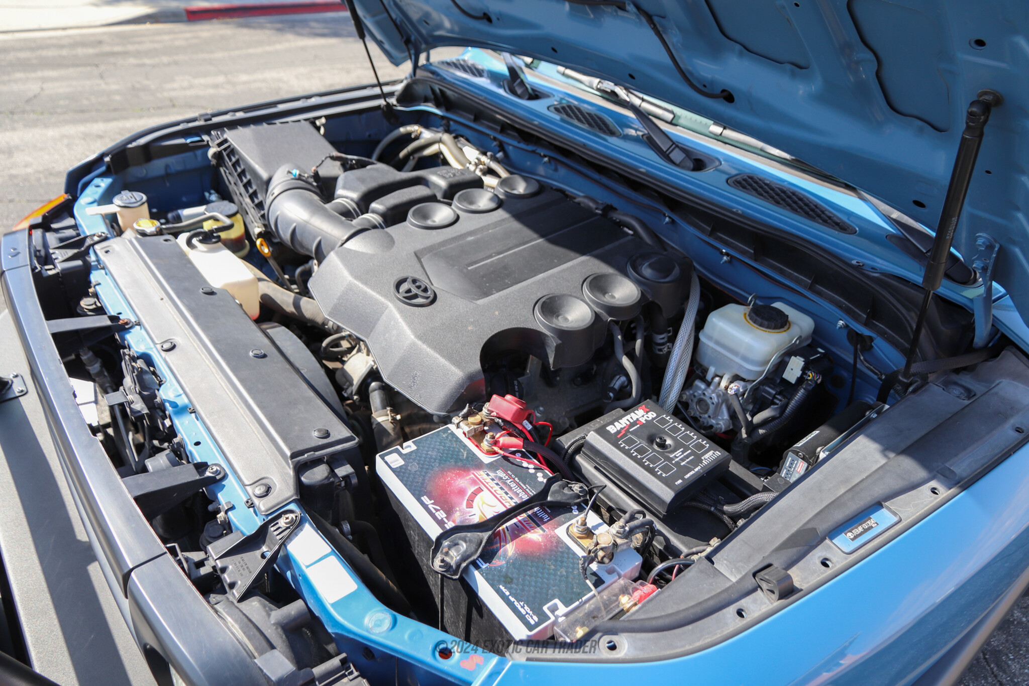 2012 Toyota FJ Cruiser - Engine Photo