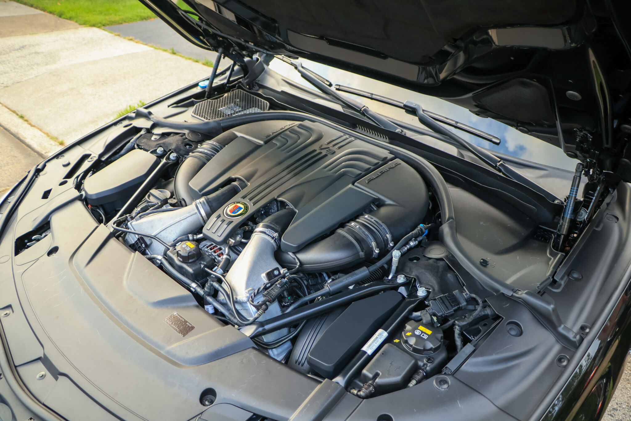 2018 BMW Alpina B7 - Engine Photo