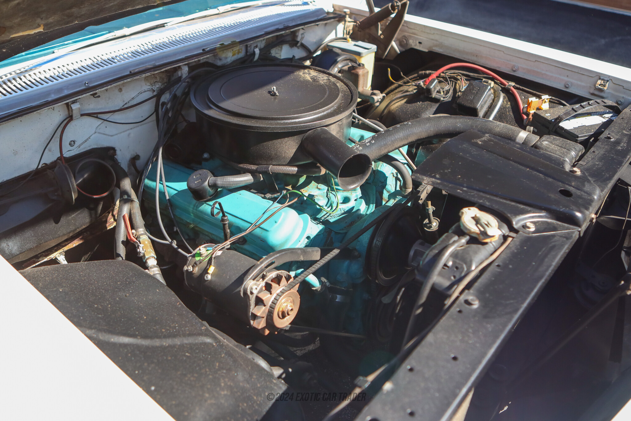 1960 Pontiac  Bonneville  - Engine Photo