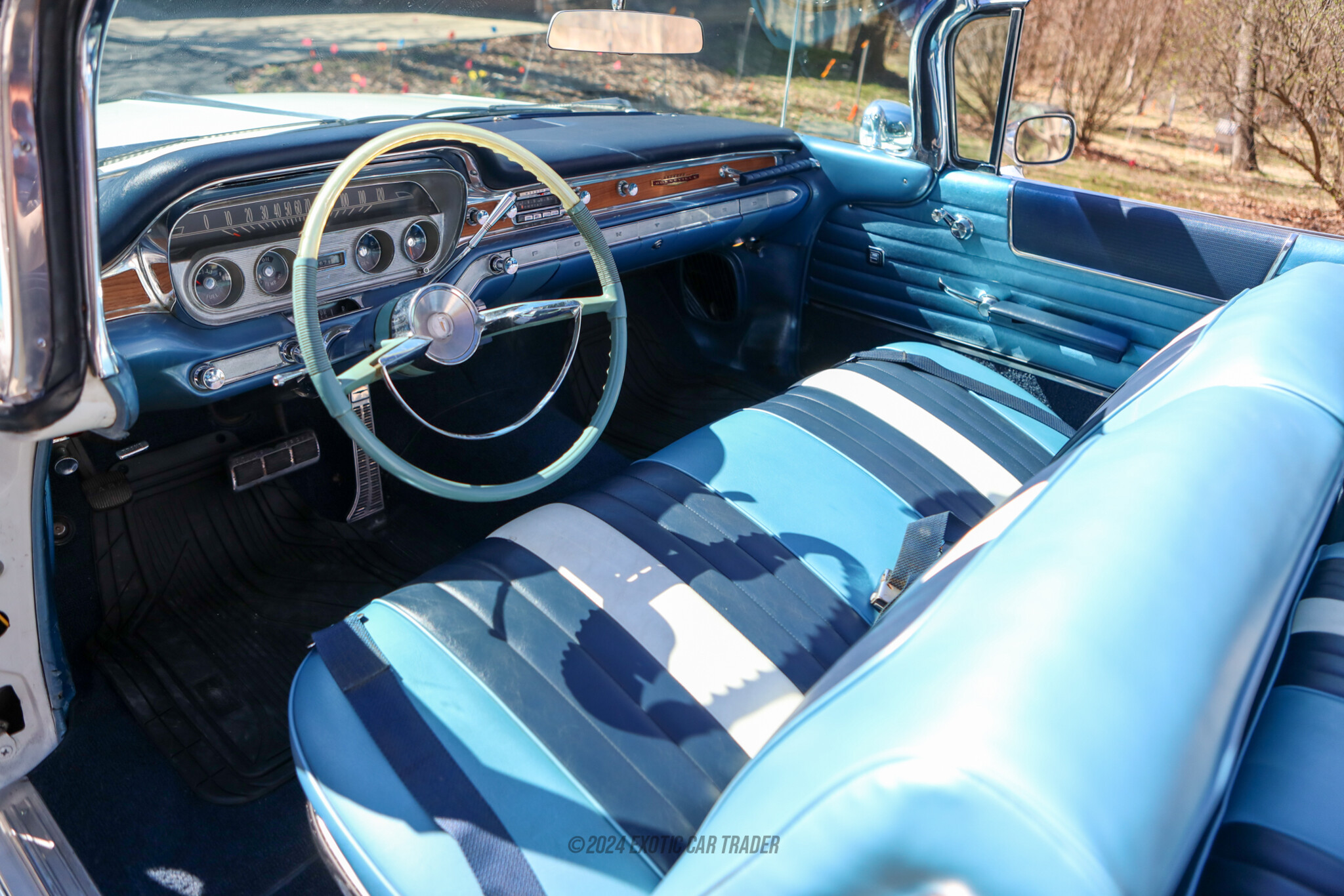 1960 Pontiac  Bonneville  - Interior Photo