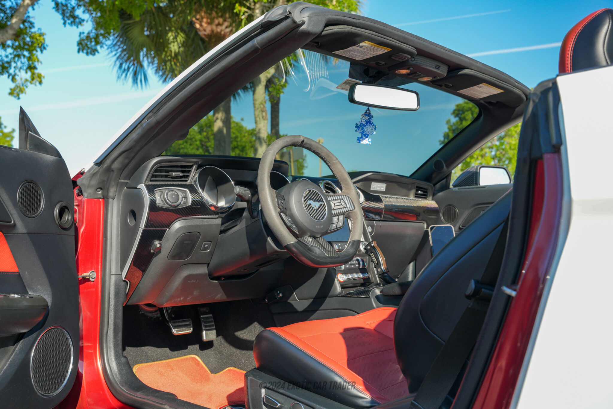 2016 Ford Mustang - Interior Photo