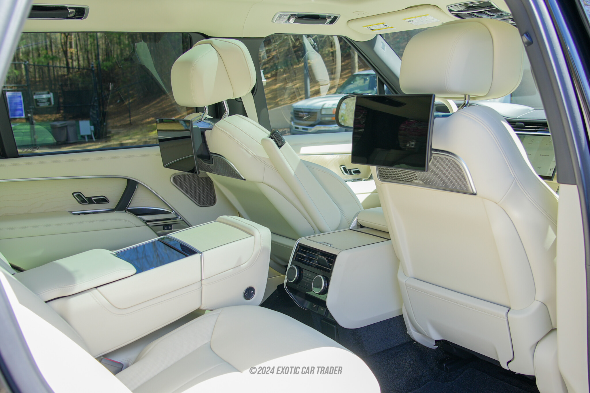 2024 Land Rover Range Rover - Interior Photo