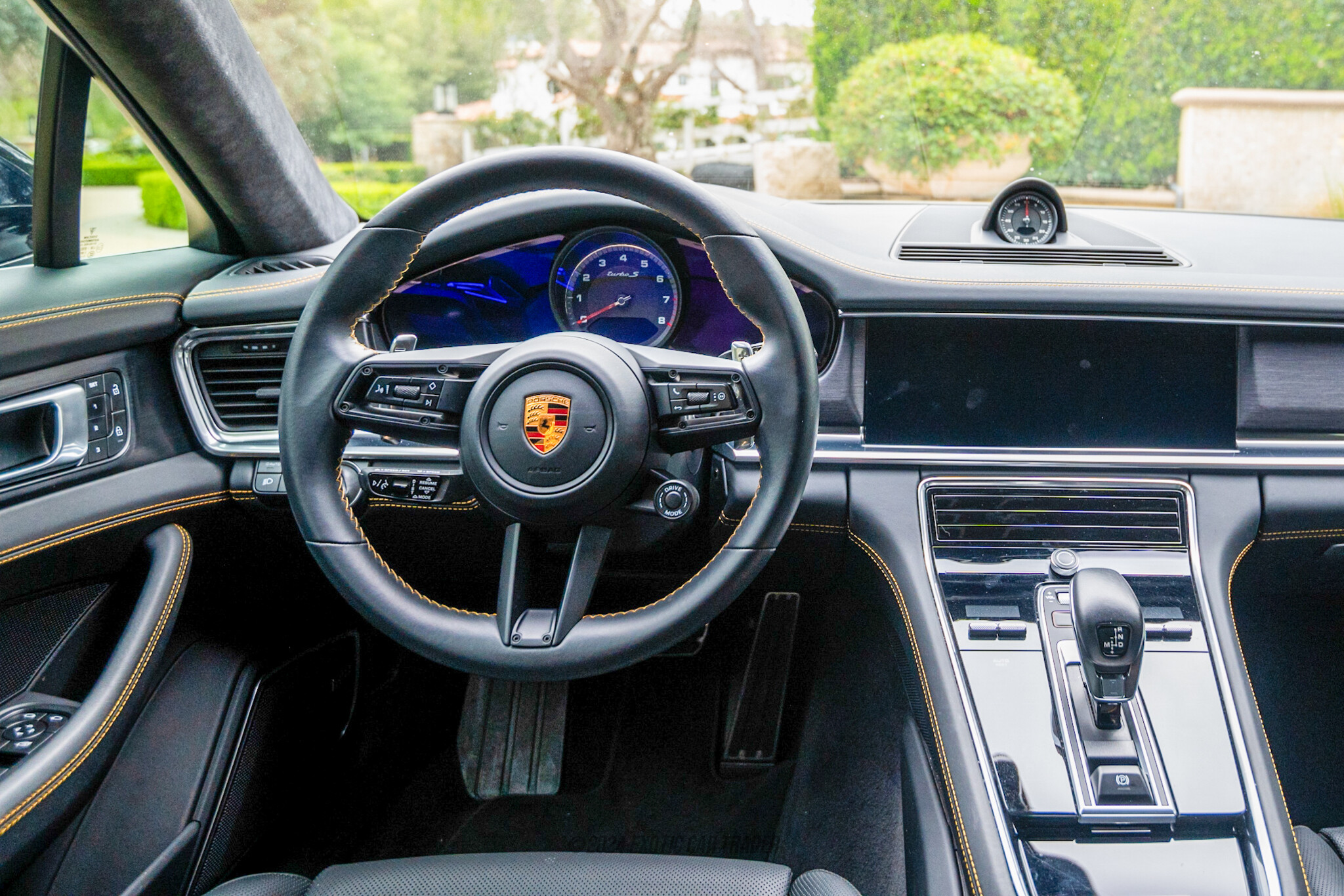 2022 Porsche Panamera - Interior Photo