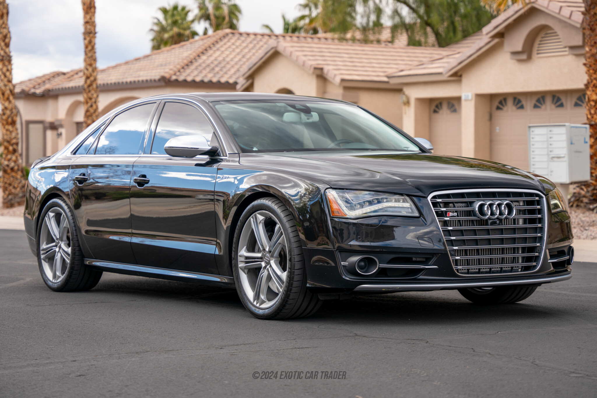2013 Audi S8 - Overview Photo
