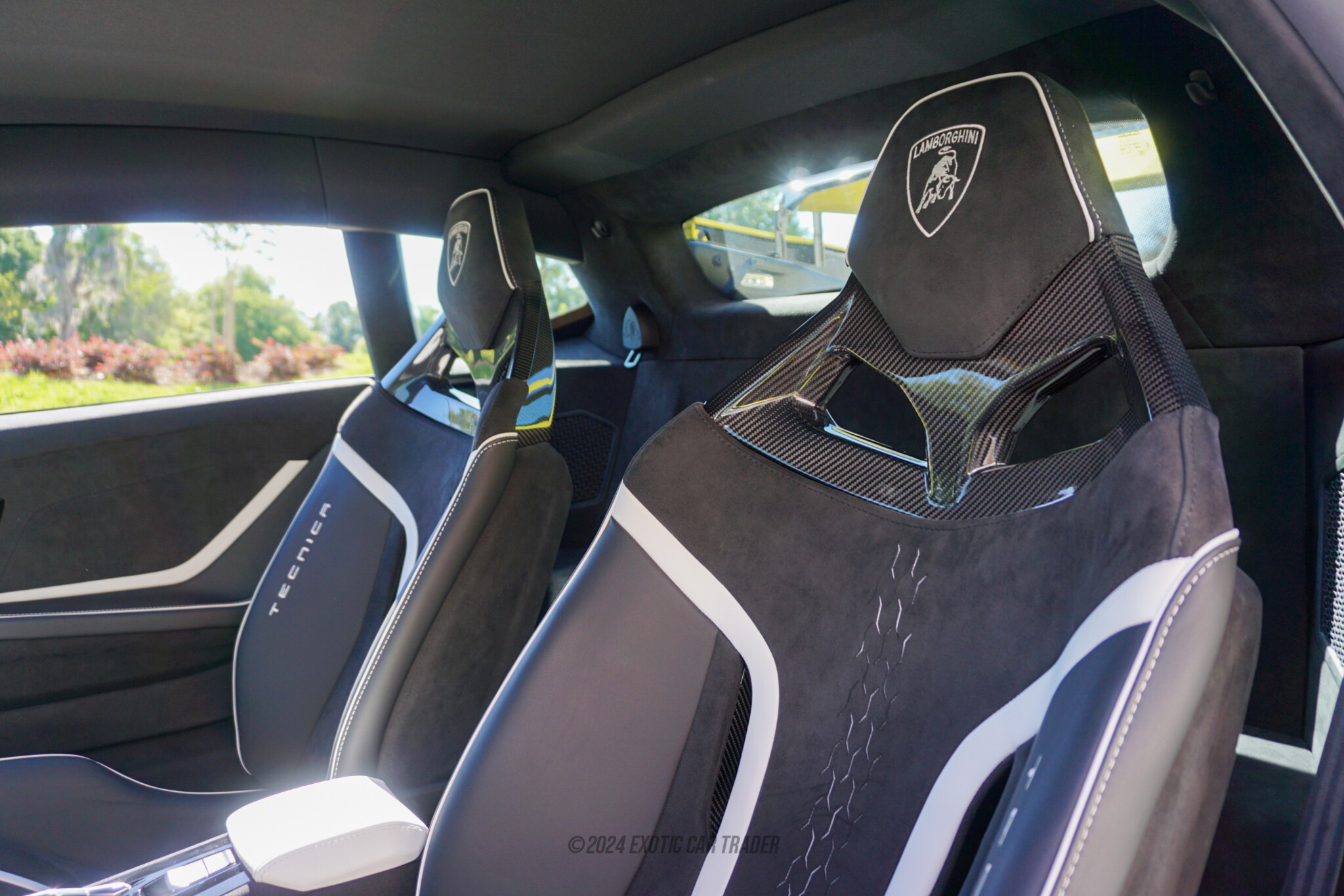 2023 Lamborghini Huracan - Interior Photo