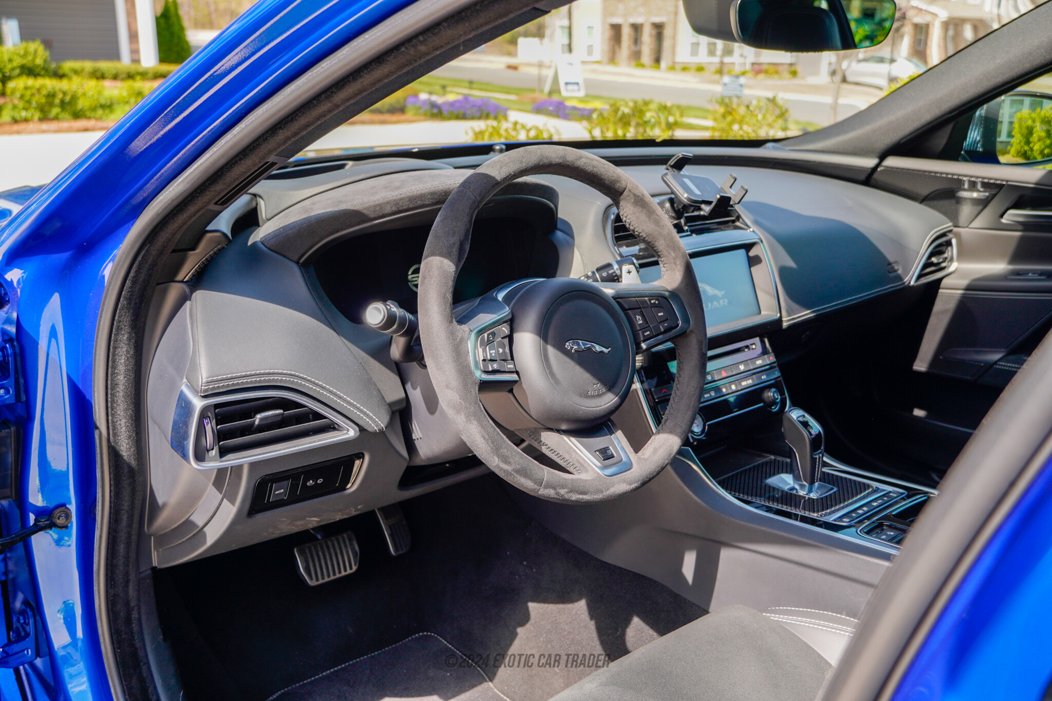 2019 Jaguar XE - Interior Photo
