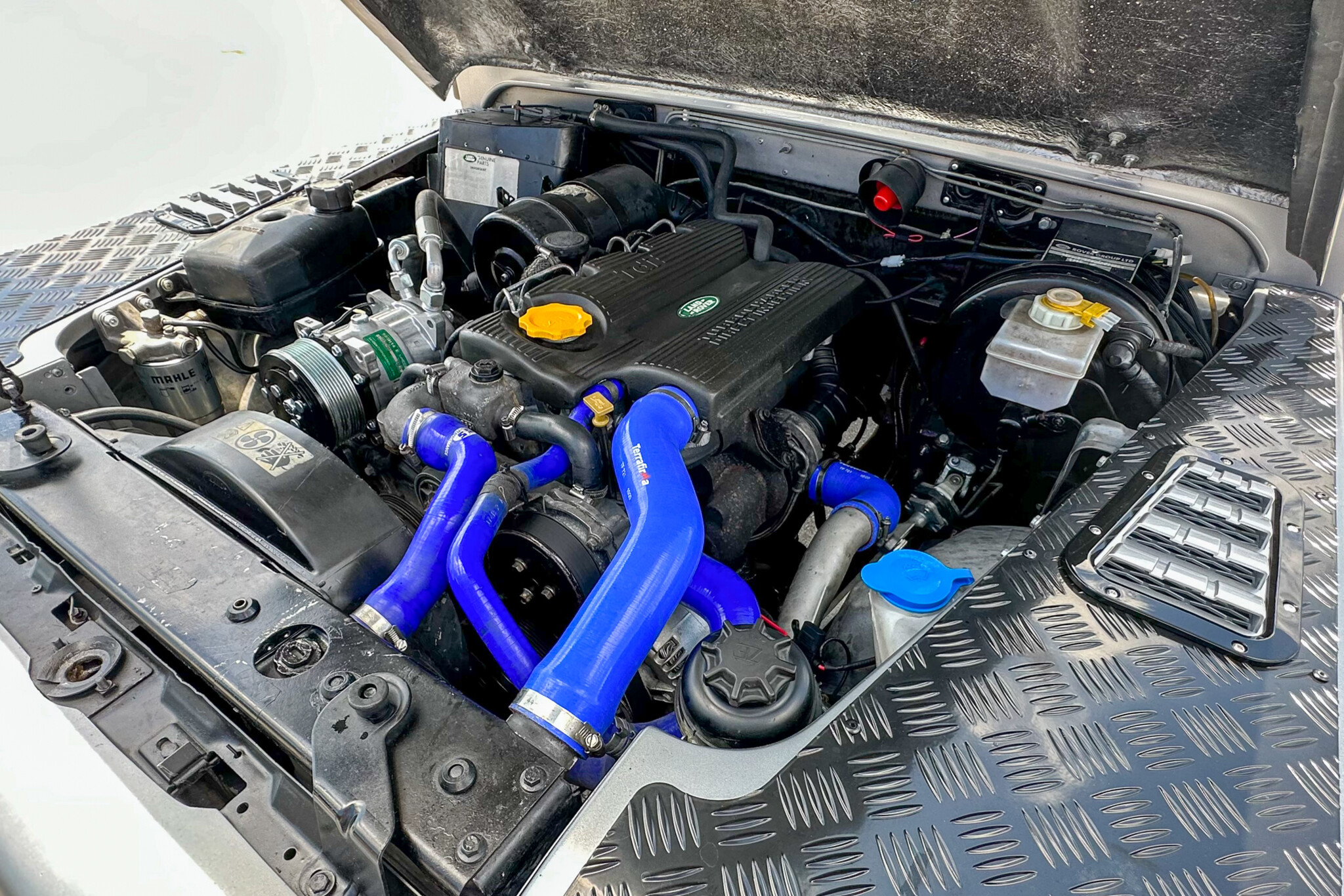 1998 Land Rover Defender 90 - Engine Photo