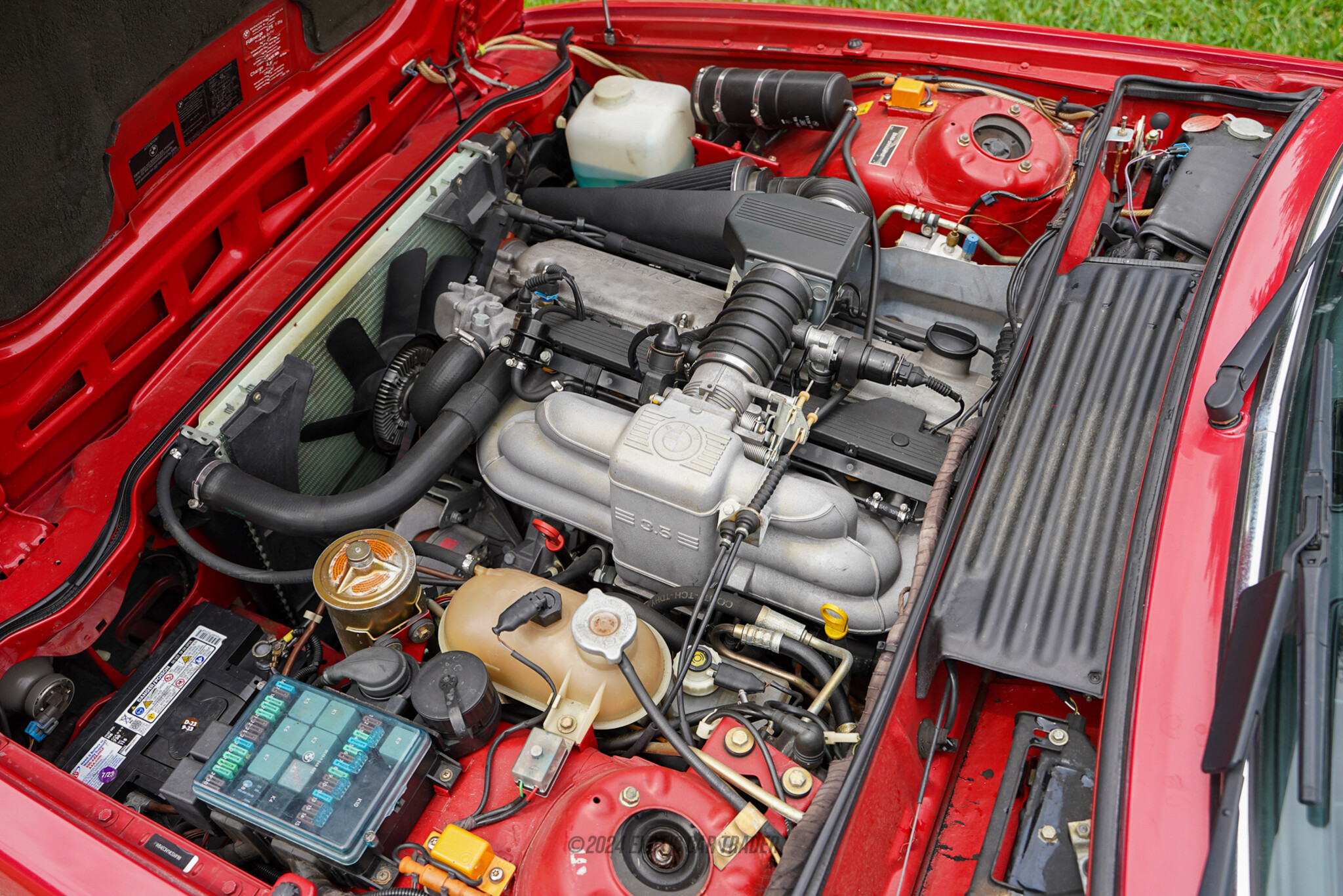 1989 BMW 635CSi - Engine Photo