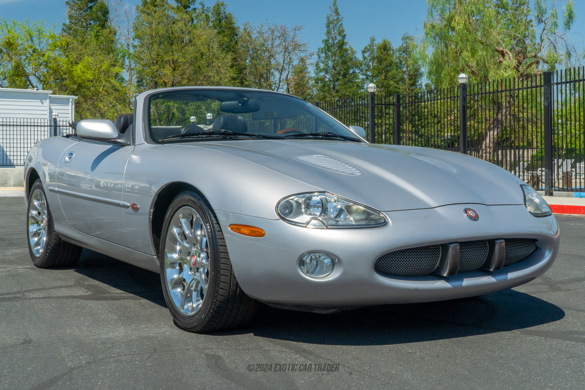 2002 Jaguar XKR - Overview Photo
