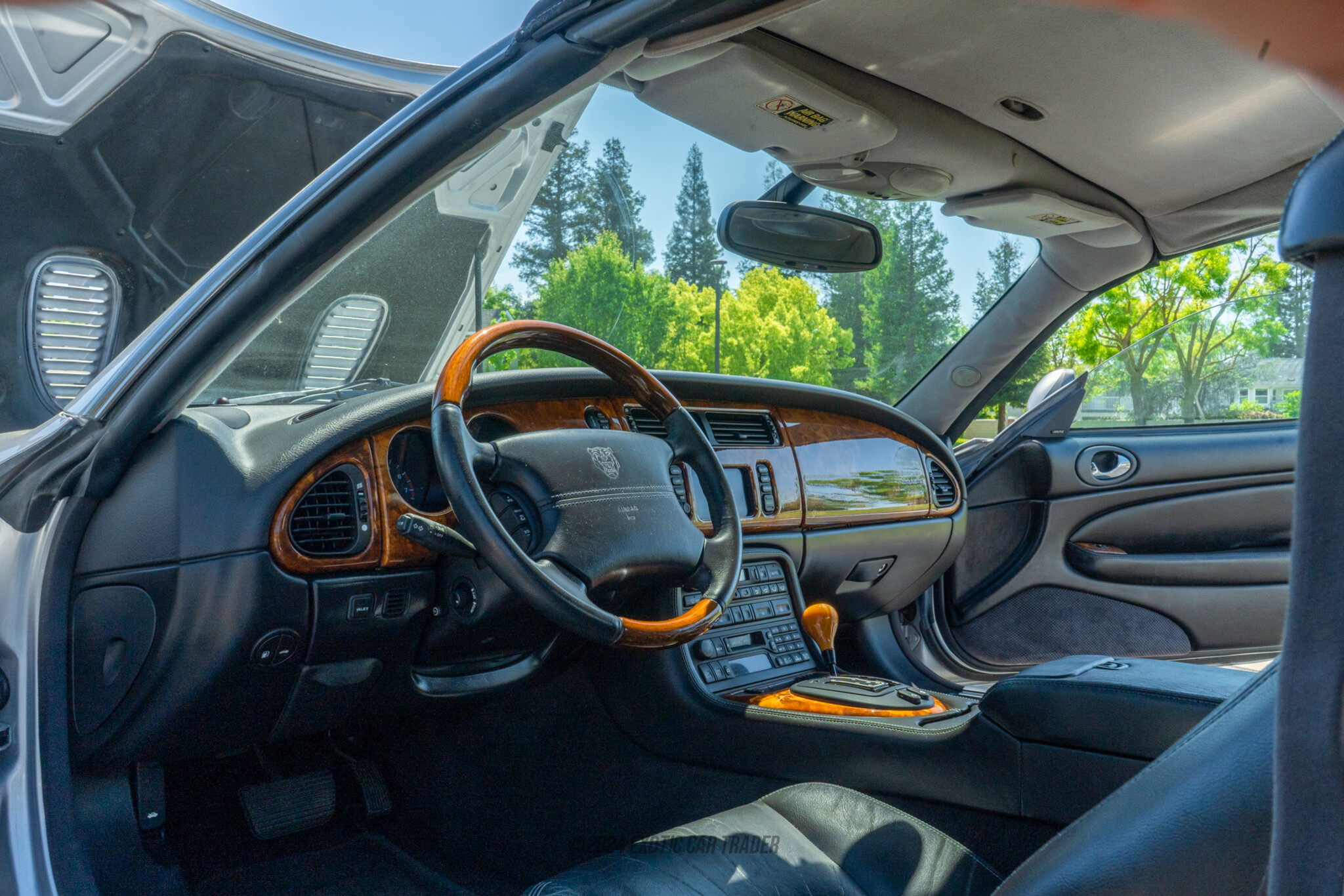 2002 Jaguar XKR - Interior Photo