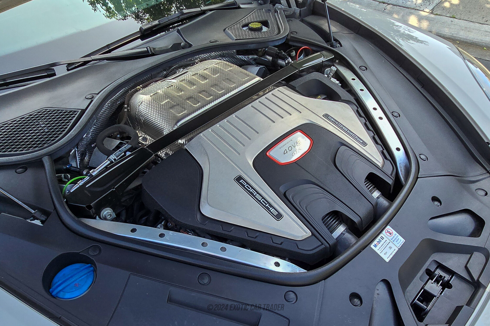 2020 Porsche Panamera - Engine Photo