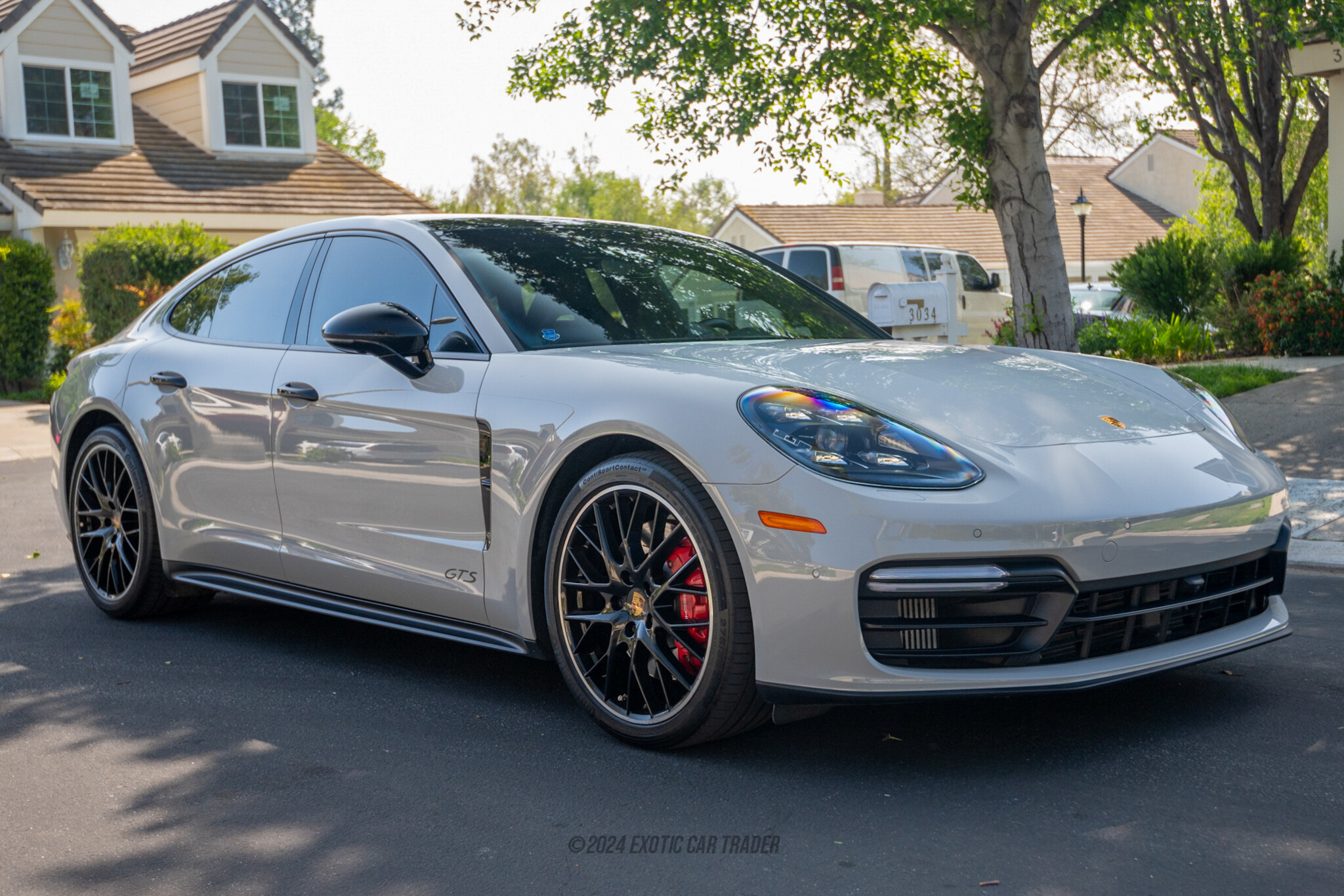 2020 Porsche Panamera - Overview Photo