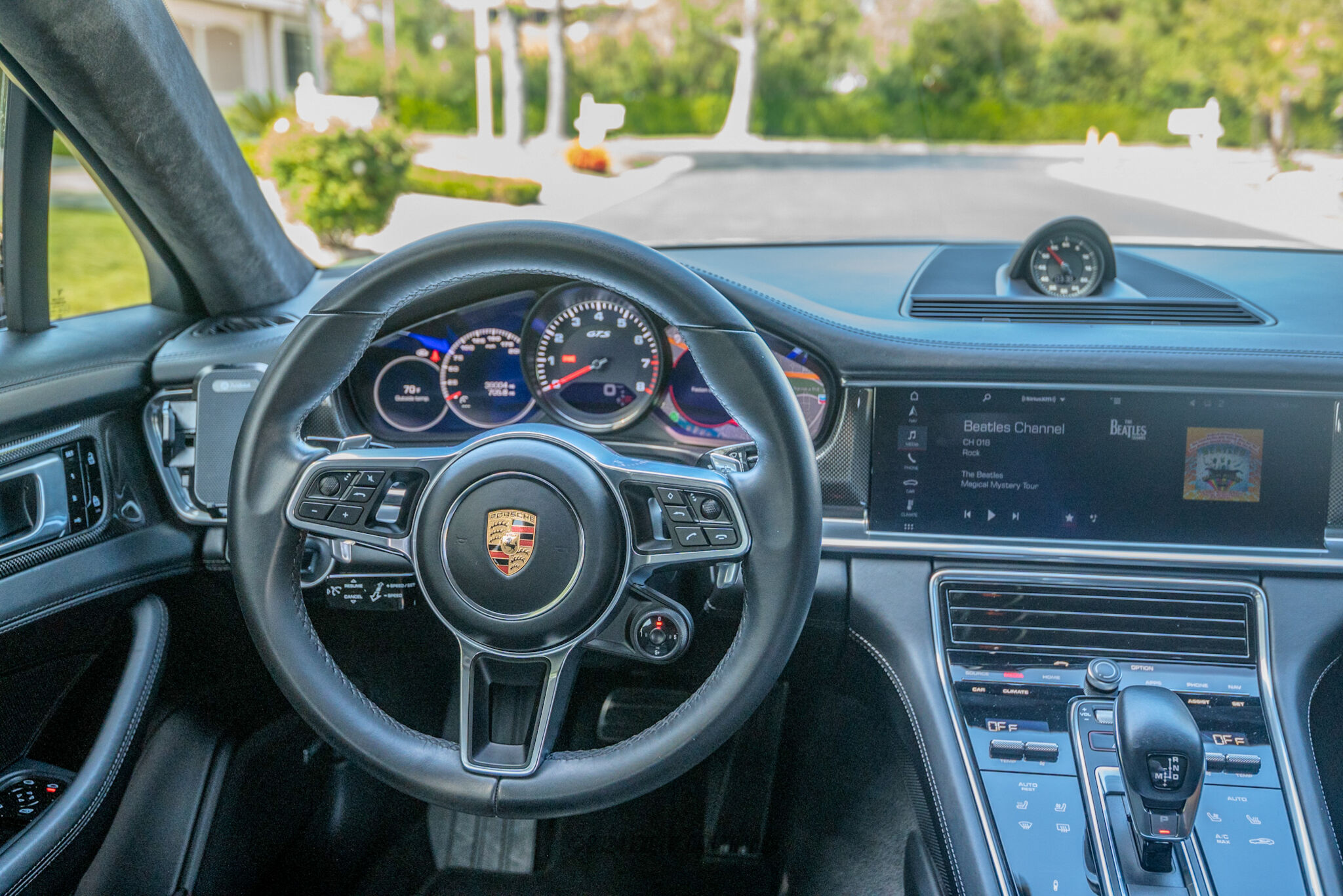 2020 Porsche Panamera - Interior Photo