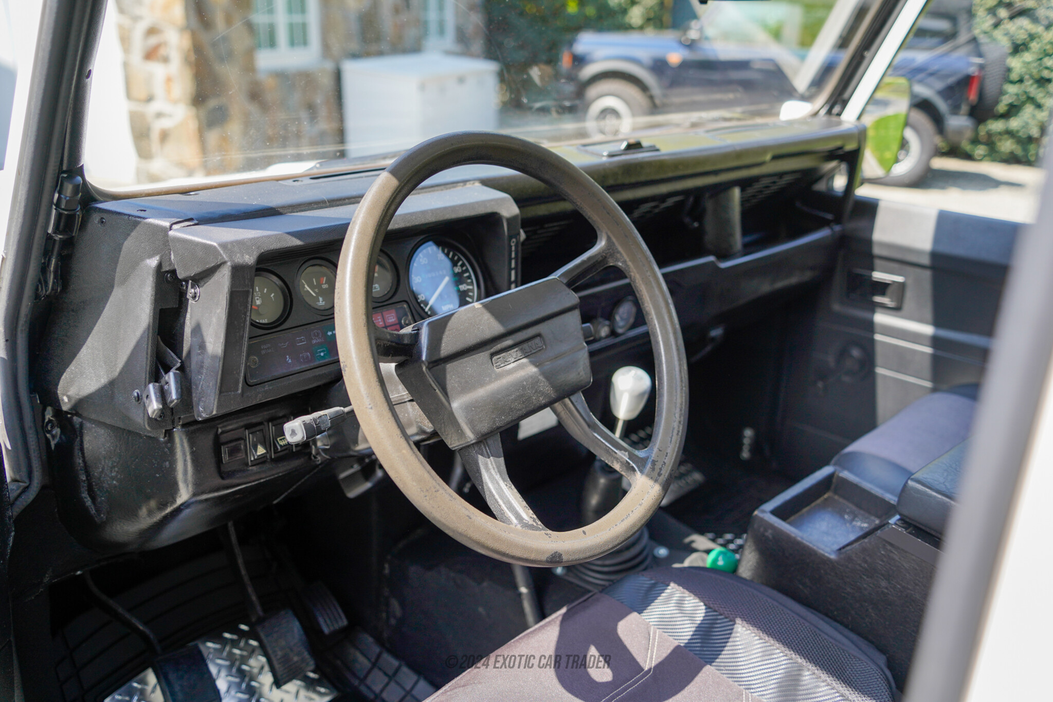 1992 Land Rover Santana - Interior Photo