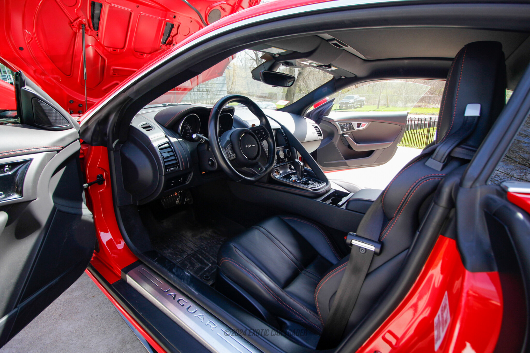2015 Jaguar F-TYPE - Interior Photo