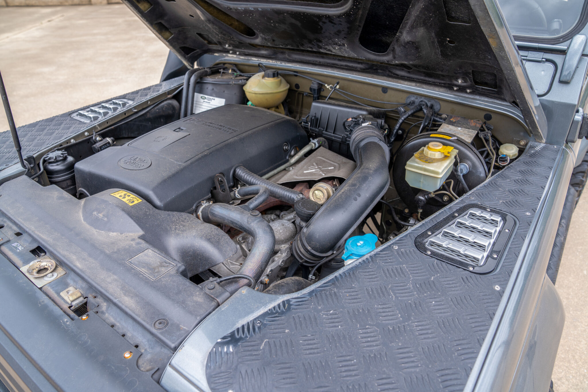 1989 Land Rover Defender - Engine Photo