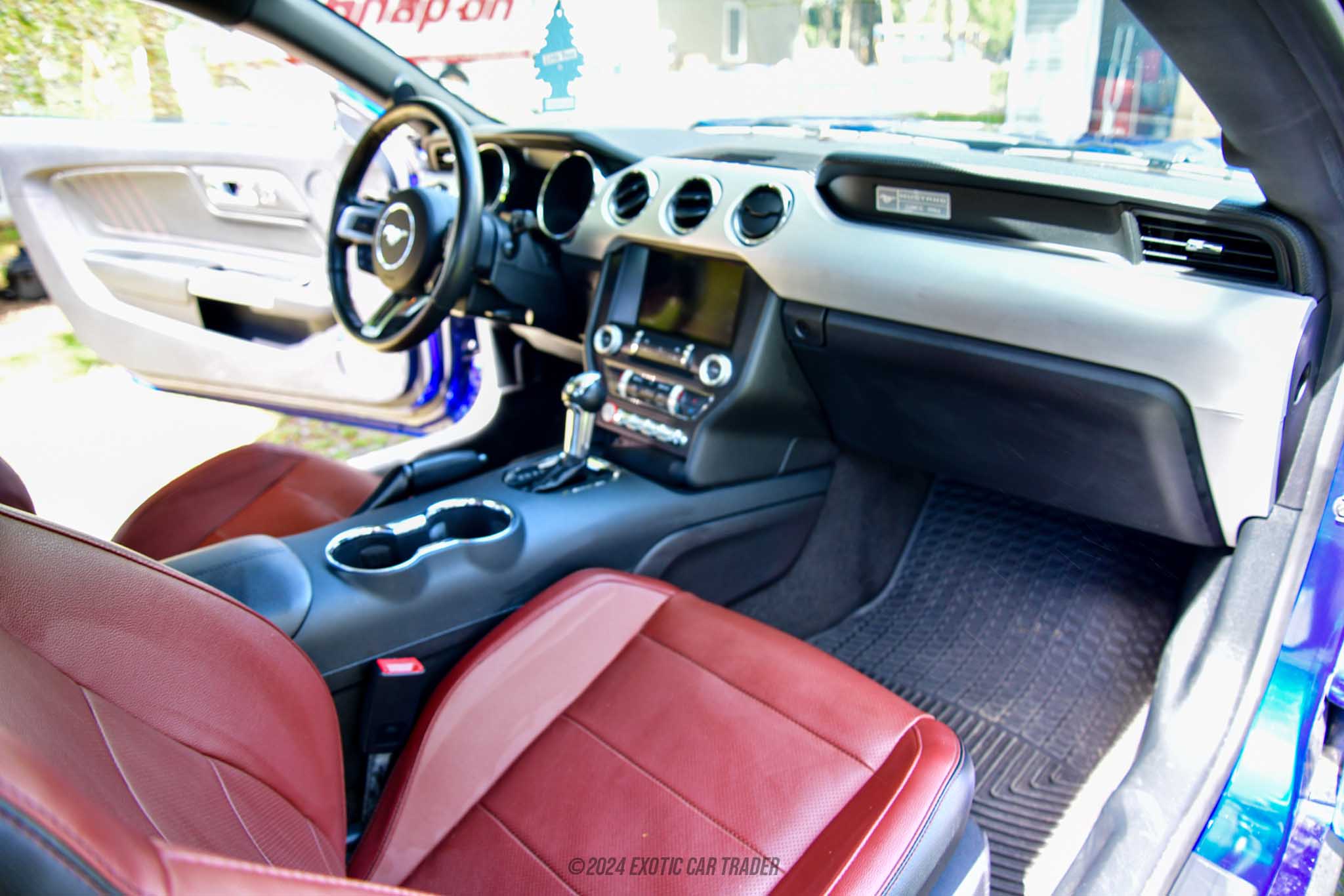 2015 Ford Mustang - Interior Photo